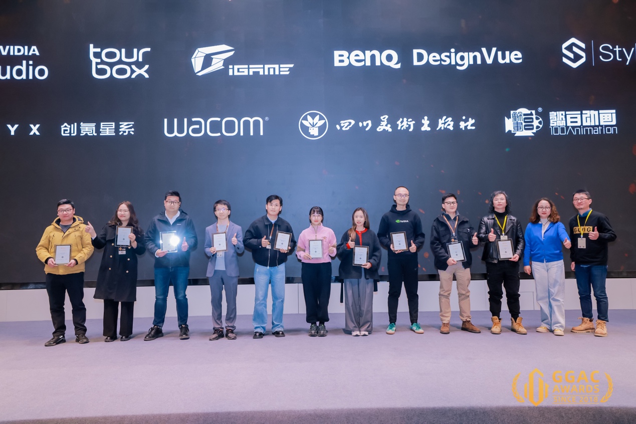 一群人站在台上
描述已自动生成