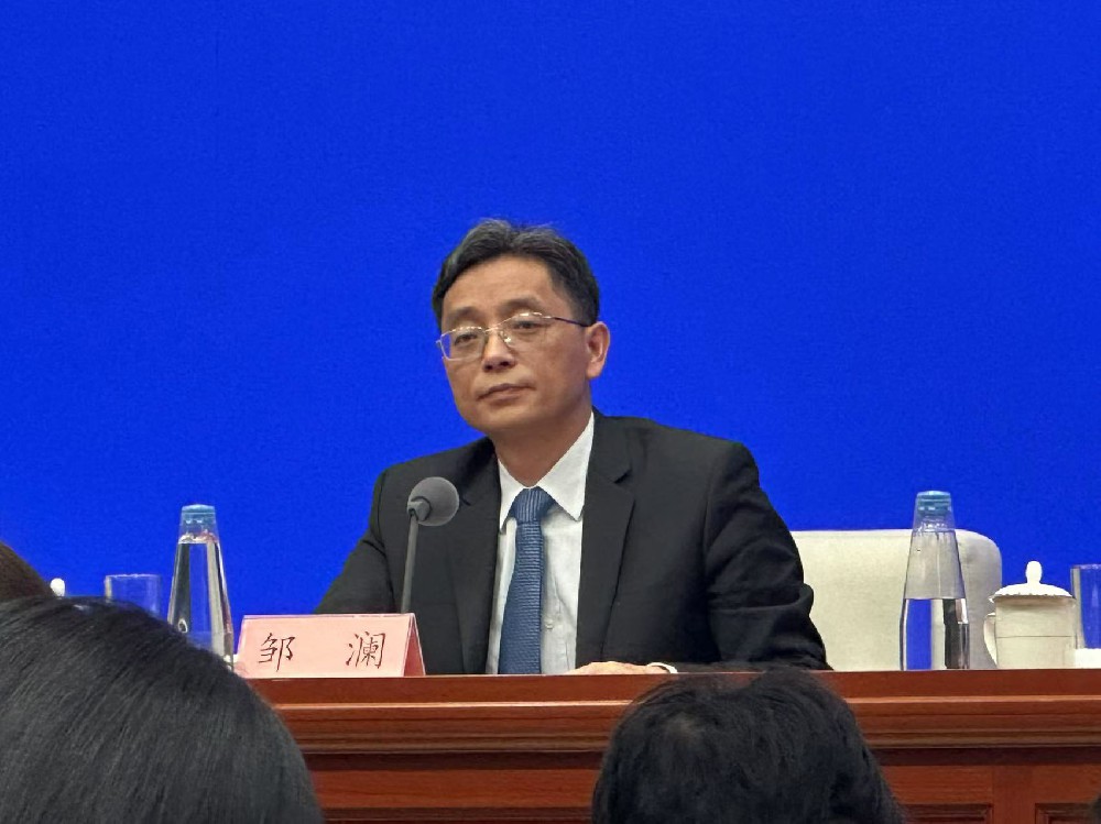 央行警示“投资国债并非没有风险” 2025年国债收益前景如何？