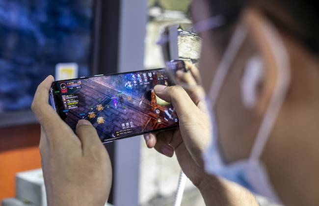 完美世界不“完美”:业绩预亏逾11亿元