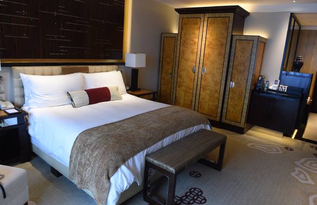 华天酒店托管8家酒店 业绩连亏三年如何走出“中年危机”？