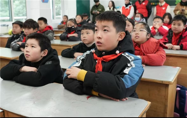 让遵义精神在青少年心中落地生根——一叶红船，逐梦未来宣讲团走进中小学